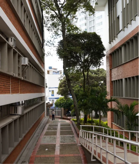 Imagen general donde se ven los edificios de la Facultad de Salud