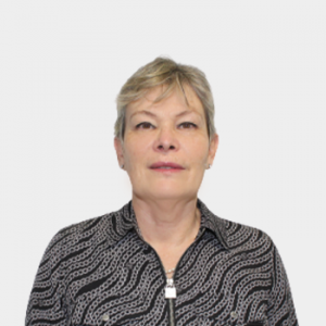 The photo was taken in close-up, on a white background, with the professor Josefa Ramoni Perazzi in the center.