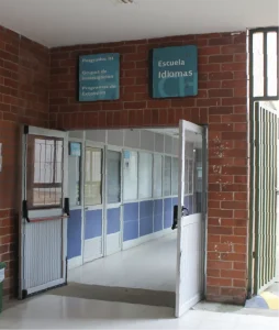 Foto de la puesta de la oficina de la escuela