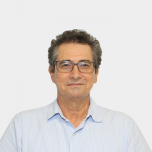 The photo was taken in the foreground, white background and the professor Fernando Martínez Ortega is located in the center.