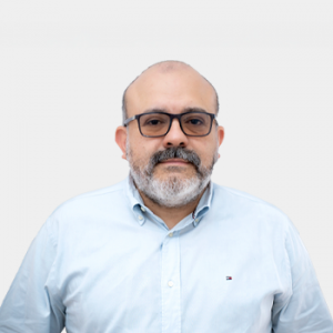 Foreground photo showing Professor Ivan Peña in the center.