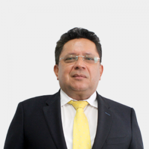 The photo was taken in the foreground, white background and Professor Nicolas Santos is located in the center.