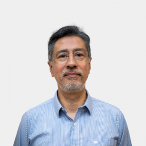 The photo was taken in close-up, with a white background, and the professor Yerly Fabian Martínez is positioned in the center.