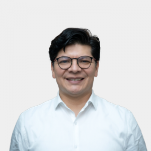 Fotografía frontal del profesor Alberto Angel Martín