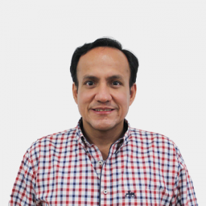 Fotografía frontal del profesor Alexander Holguin