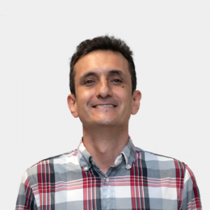 Front photograph of Professor Alvaro Viviescas
