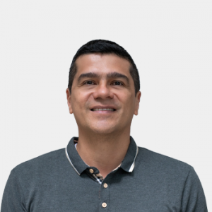 Front photograph of Professor Hernando Camargo Garcia