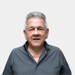Front photograph of Professor Jorge Enrique Menedes