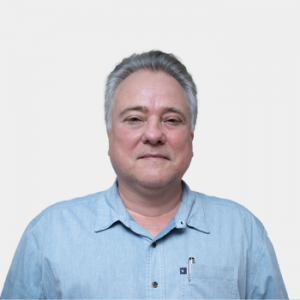 Front photograph of Professor Jorge Luis Fuentes