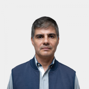 Front photograph of Professor Julian Ernesto Jaramillo Ibarra