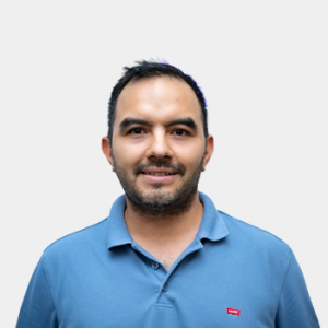 Fotografía frontal del profesor Mauricio Ramirez Castrillon