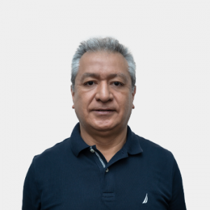 Fotografía frontal del profesor Oscar Fernando Herran