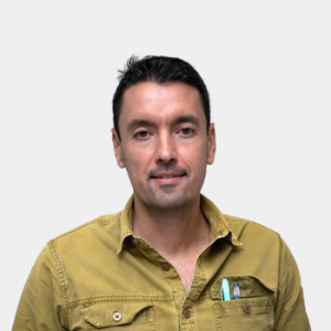 Front photograph of Professor Pablo Andres Silva Ortiz