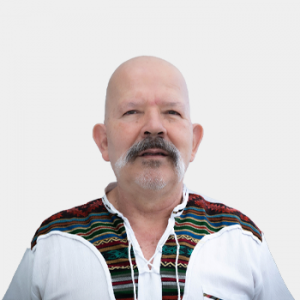 Fotografía frontal del profesor Arturo Plata