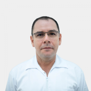 Front photograph of Professor Carlos Augusto Barrera