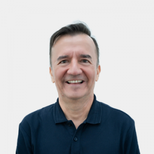 Front photograph of Professor Gabriel Eduardo Pérez