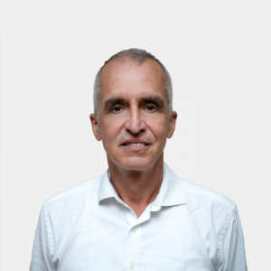 Fotografía frontal del profesor Orlando Pardo Martinez