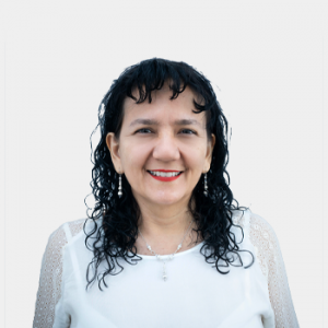Fotografía frontal de la profesora Alexandra Garcia