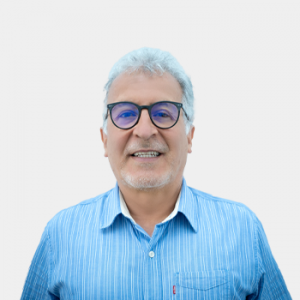 Fotografía frontal del profesor Fernando Rodriguez