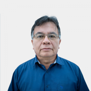 Fotografía frontal del profesor Gerardo Muñoz