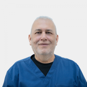 Fotografía frontal del profesor Juan Carlos Otero