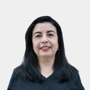 Fotografía frontal de la profesora Liliana Villamil Nuñez