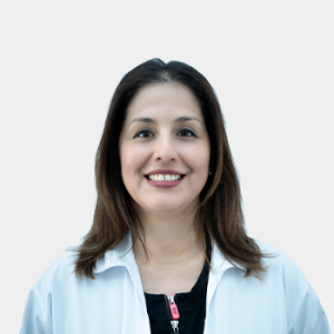 Fotografía frontal de la profesora Luz Angela Gutierrez