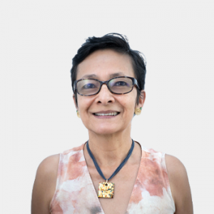 Fotografía frontal de la profesora Luz Casas