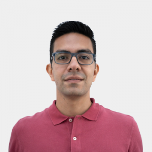 Fotografía frontal del profesor Odair Bacca