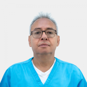 Fotografía frontal del profesor Saul Alvarez Robles