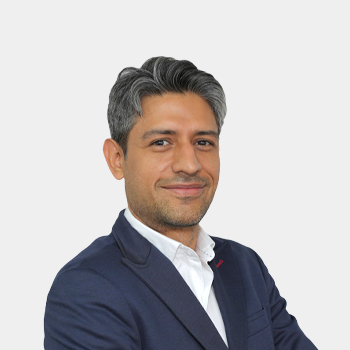 Front photograph of Professor Edwing Velasco