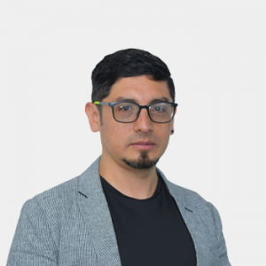 Fotografía frontal del profesor Helver Alvarez