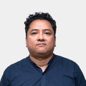 Fotografía frontal del profesor Hernando Andrés Pulido Londoño