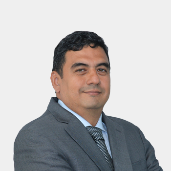 Front photograph of Professor Julio Andrés Pedraza