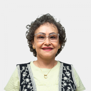 Fotografía frontal de la profesora Ruth Zarate