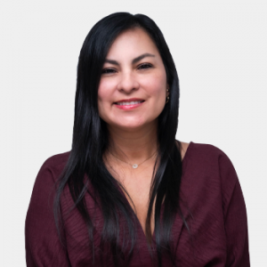 Fotografía frontal de la funcionaria Diana Guerrero