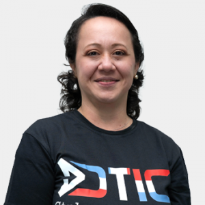 Fotografía frontal de la funcionaria Carolina Duran