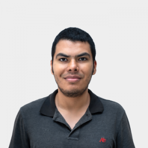 Fotografía frontal del profesor Andres Chacon Capera