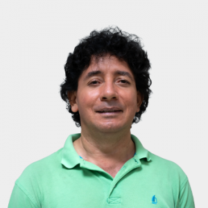 Fotografía frontal del profesor Carlos Wilson Rodriguez