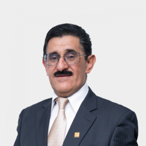 Fotografía frontal del profesor Emiliano Ariza León