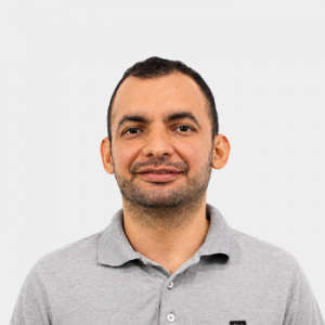 Front photograph of Professor Héctor Edonis Pinedo Tapia