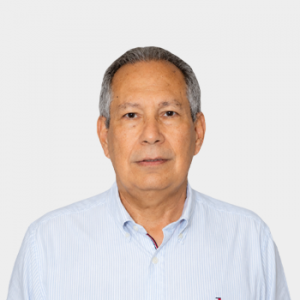 Fotografía frontal del profesor Henry Lamos Diaz