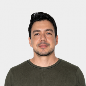 Fotografía frontal del profesor Javier Ferney Ardila