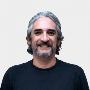 Fotografía frontal del profesor José Miguel Higuera Marín