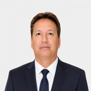 Fotografía frontal del profesor Juan Benjamin Duarte Duarte