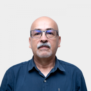 Fotografía frontal del profesor Juan Carlos Muñoz Moreno