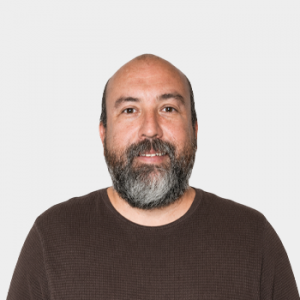 Fotografía frontal del profesor Julián Gustavo Rodríguez Ferreira