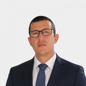 Fotografía frontal del profesor Pedro Jose Diaz Guerrero