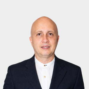 Fotografía frontal del profesor Rodolfo Mosquera Navarro
