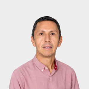 Fotografía frontal del profesor Rodolfo Villamizar
